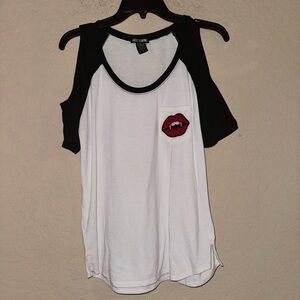 HOT TOPIC White Dracula Lips Cold Shoulder Short Sleeve Shirt- Size Medi…